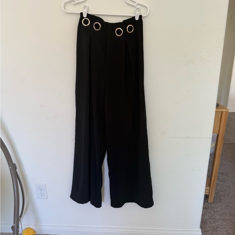 High-Waist Wide-Leg Black Pants with Grommet Detail